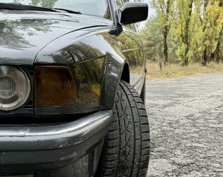 Чорний БМВ 7 Серія, об'ємом двигуна 3.5 л та пробігом 500 тис. км за 2200 $, фото 3 на Automoto.ua