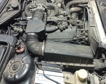 Черный БМВ 7 Серия, объемом двигателя 3 л и пробегом 499 тыс. км за 3500 $, фото 5 на Automoto.ua