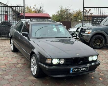 Черный БМВ 7 Серия, объемом двигателя 3.5 л и пробегом 300 тыс. км за 2499 $, фото 2 на Automoto.ua