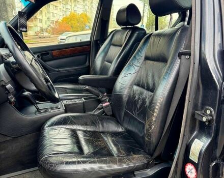 Черный БМВ 7 Серия, объемом двигателя 3.5 л и пробегом 300 тыс. км за 2499 $, фото 12 на Automoto.ua