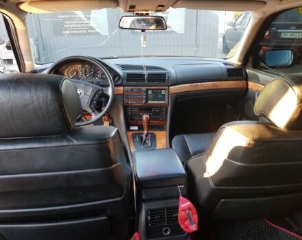 Чорний БМВ 7 Серія, об'ємом двигуна 3.5 л та пробігом 400 тис. км за 4200 $, фото 6 на Automoto.ua