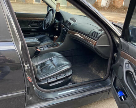 Чорний БМВ 7 Серія, об'ємом двигуна 2.5 л та пробігом 300 тис. км за 3350 $, фото 12 на Automoto.ua