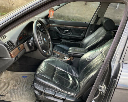 Чорний БМВ 7 Серія, об'ємом двигуна 2.5 л та пробігом 300 тис. км за 3350 $, фото 8 на Automoto.ua