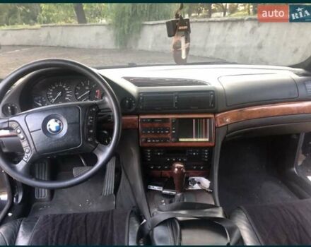 Черный БМВ 7 Серия, объемом двигателя 4.4 л и пробегом 320 тыс. км за 3800 $, фото 4 на Automoto.ua