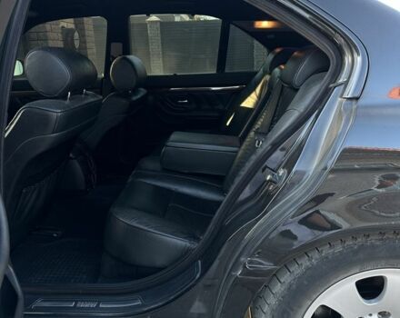 Черный БМВ 7 Серия, объемом двигателя 4.4 л и пробегом 300 тыс. км за 4950 $, фото 6 на Automoto.ua