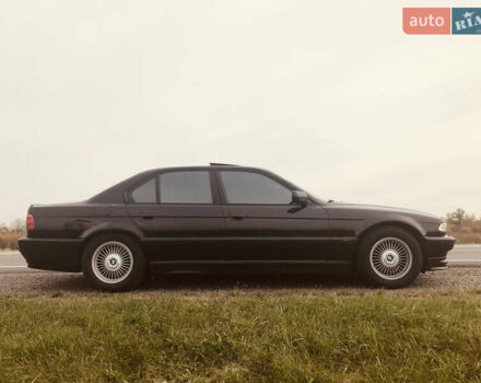 Черный БМВ 7 Серия, объемом двигателя 3.5 л и пробегом 370 тыс. км за 12000 $, фото 2 на Automoto.ua