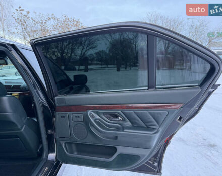 Чорний БМВ 7 Серія, об'ємом двигуна 4.4 л та пробігом 409 тис. км за 9200 $, фото 17 на Automoto.ua