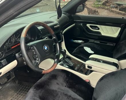 Черный БМВ 7 Серия, объемом двигателя 0 л и пробегом 405 тыс. км за 6500 $, фото 4 на Automoto.ua