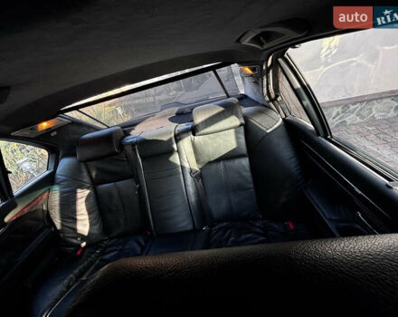 Черный БМВ 7 Серия, объемом двигателя 3.5 л и пробегом 370 тыс. км за 12000 $, фото 11 на Automoto.ua