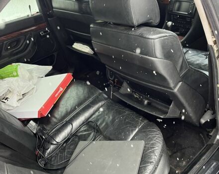 Черный БМВ 7 Серия, объемом двигателя 4.4 л и пробегом 300 тыс. км за 2900 $, фото 7 на Automoto.ua