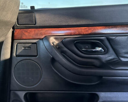 Чорний БМВ 7 Серія, об'ємом двигуна 3.5 л та пробігом 530 тис. км за 7700 $, фото 29 на Automoto.ua