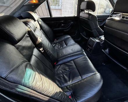 Черный БМВ 7 Серия, объемом двигателя 3.5 л и пробегом 370 тыс. км за 12000 $, фото 10 на Automoto.ua
