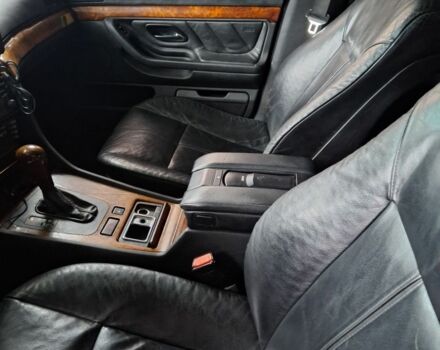 Чорний БМВ 7 Серія, об'ємом двигуна 2.9 л та пробігом 400 тис. км за 7000 $, фото 4 на Automoto.ua