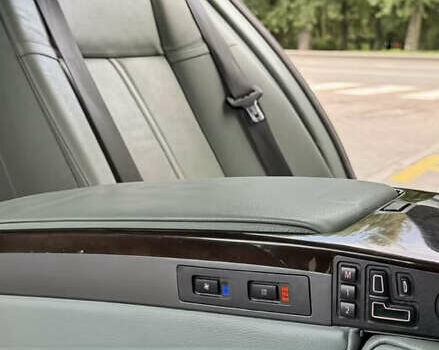 Чорний БМВ 7 Серія, об'ємом двигуна 4.4 л та пробігом 380 тис. км за 6200 $, фото 10 на Automoto.ua