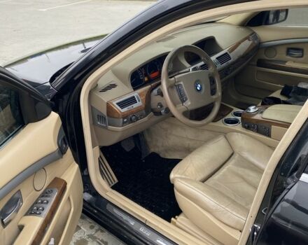 Черный БМВ 7 Серия, объемом двигателя 4.8 л и пробегом 310 тыс. км за 5500 $, фото 5 на Automoto.ua