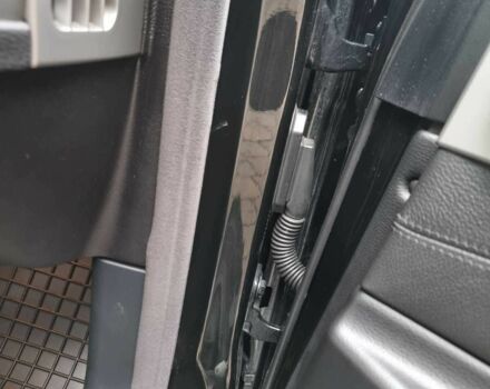 Чорний БМВ 7 Серія, об'ємом двигуна 3 л та пробігом 260 тис. км за 10900 $, фото 18 на Automoto.ua