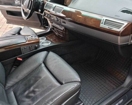 Чорний БМВ 7 Серія, об'ємом двигуна 3 л та пробігом 260 тис. км за 10900 $, фото 13 на Automoto.ua