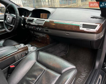 Черный БМВ 7 Серия, объемом двигателя 4.8 л и пробегом 215 тыс. км за 5999 $, фото 5 на Automoto.ua