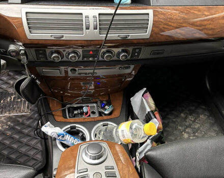 Черный БМВ 7 Серия, объемом двигателя 3 л и пробегом 280 тыс. км за 9800 $, фото 4 на Automoto.ua