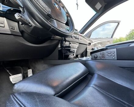 Чорний БМВ 7 Серія, об'ємом двигуна 4.8 л та пробігом 205 тис. км за 10000 $, фото 8 на Automoto.ua