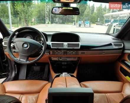 Черный БМВ 7 Серия, объемом двигателя 4.8 л и пробегом 224 тыс. км за 14000 $, фото 9 на Automoto.ua