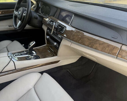 Черный БМВ 7 Серия, объемом двигателя 2.99 л и пробегом 390 тыс. км за 14000 $, фото 12 на Automoto.ua