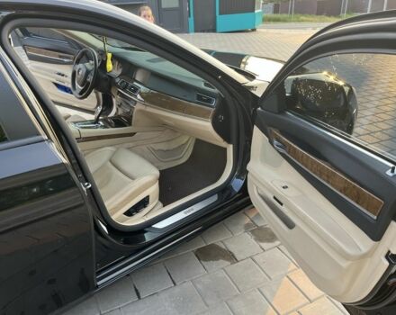 Черный БМВ 7 Серия, объемом двигателя 4.4 л и пробегом 300 тыс. км за 9500 $, фото 7 на Automoto.ua