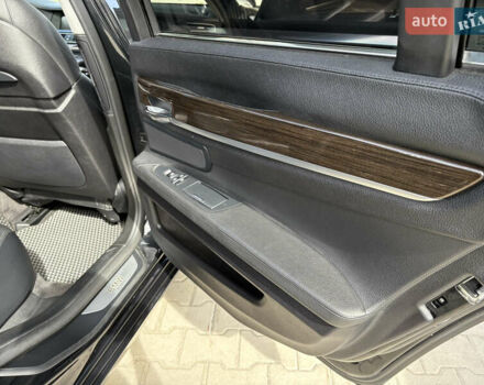 Черный БМВ 7 Серия, объемом двигателя 2.98 л и пробегом 250 тыс. км за 13500 $, фото 13 на Automoto.ua