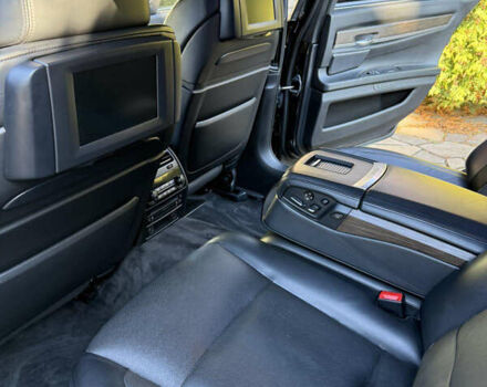 Черный БМВ 7 Серия, объемом двигателя 4.4 л и пробегом 260 тыс. км за 11900 $, фото 27 на Automoto.ua