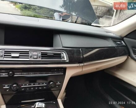 Черный БМВ 7 Серия, объемом двигателя 4.39 л и пробегом 32 тыс. км за 31990 $, фото 16 на Automoto.ua
