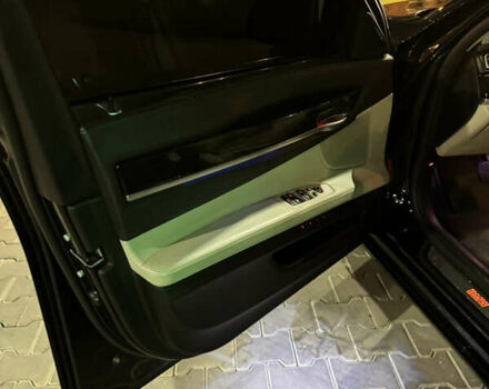 Черный БМВ 7 Серия, объемом двигателя 3 л и пробегом 299 тыс. км за 12600 $, фото 9 на Automoto.ua