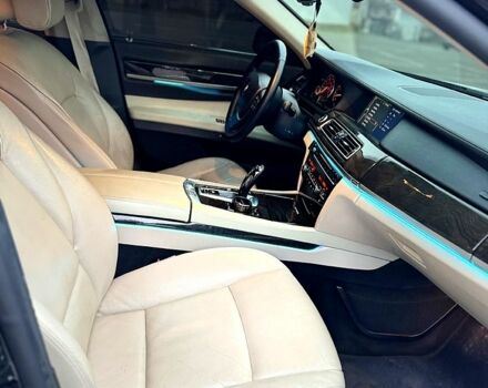 Чорний БМВ 7 Серія, об'ємом двигуна 3 л та пробігом 200 тис. км за 12400 $, фото 12 на Automoto.ua