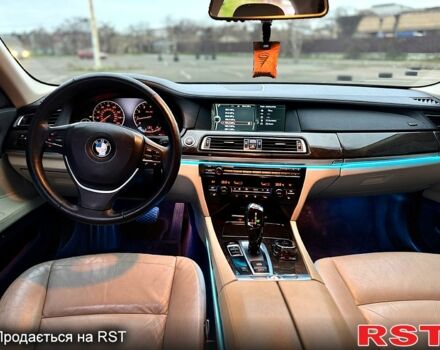 Чорний БМВ 7 Серія, об'ємом двигуна 3 л та пробігом 200 тис. км за 12400 $, фото 10 на Automoto.ua