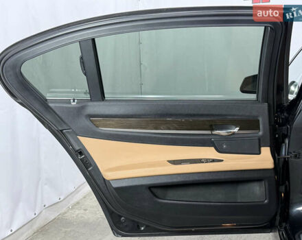 Черный БМВ 7 Серия, объемом двигателя 3 л и пробегом 200 тыс. км за 11200 $, фото 45 на Automoto.ua