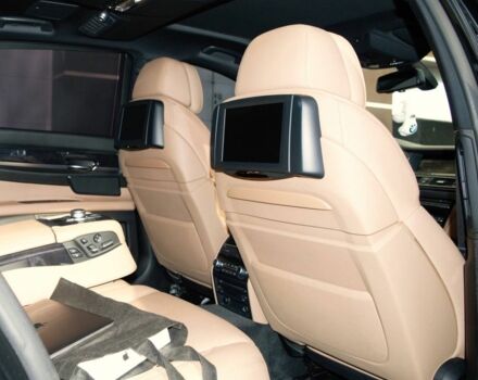 Черный БМВ 7 Серия, объемом двигателя 3 л и пробегом 199 тыс. км за 14000 $, фото 6 на Automoto.ua