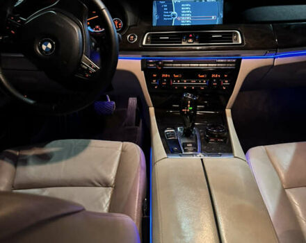 Черный БМВ 7 Серия, объемом двигателя 3 л и пробегом 299 тыс. км за 12600 $, фото 13 на Automoto.ua