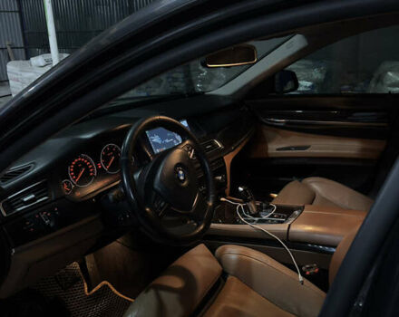 Черный БМВ 7 Серия, объемом двигателя 2.99 л и пробегом 230 тыс. км за 19000 $, фото 6 на Automoto.ua