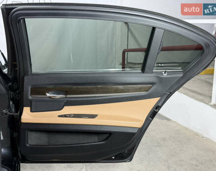 Черный БМВ 7 Серия, объемом двигателя 3 л и пробегом 200 тыс. км за 11200 $, фото 39 на Automoto.ua
