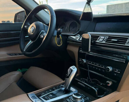 Черный БМВ 7 Серия, объемом двигателя 2.99 л и пробегом 302 тыс. км за 20000 $, фото 16 на Automoto.ua