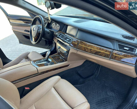 Черный БМВ 7 Серия, объемом двигателя 3 л и пробегом 196 тыс. км за 18600 $, фото 30 на Automoto.ua
