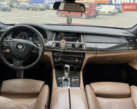 Черный БМВ 7 Серия, объемом двигателя 3 л и пробегом 240 тыс. км за 13500 $, фото 10 на Automoto.ua