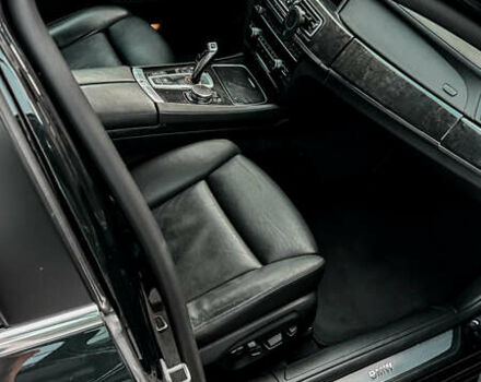 Черный БМВ 7 Серия, объемом двигателя 2.99 л и пробегом 217 тыс. км за 23500 $, фото 5 на Automoto.ua