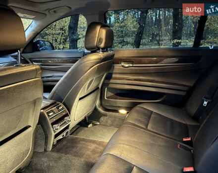 БМВ 7 Серия 2015 в Киеве на Automoto.ua Черный БМВ 7 Серия, объемом двигателя 3 л и пробегом 200 тыс. км за 17990 $, фото 12 на Automoto.ua