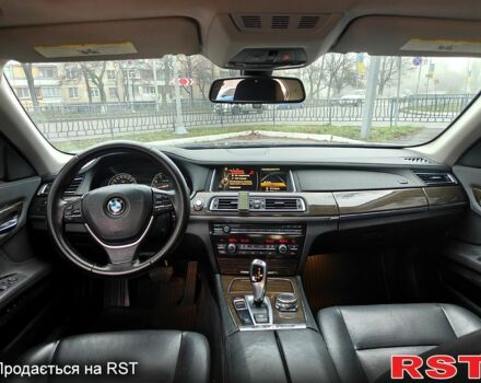 Черный БМВ 7 Серия, объемом двигателя 3 л и пробегом 200 тыс. км за 15500 $, фото 9 на Automoto.ua