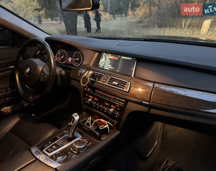 БМВ 7 Серия 2015 в Киеве на Automoto.ua Черный БМВ 7 Серия, объемом двигателя 3 л и пробегом 200 тыс. км за 17990 $, фото 19 на Automoto.ua