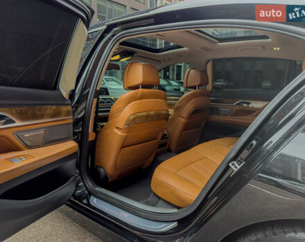 Черный БМВ 7 Серия, объемом двигателя 4.4 л и пробегом 185 тыс. км за 24700 $, фото 49 на Automoto.ua