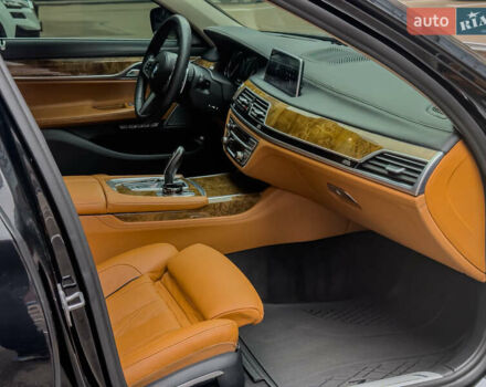 Черный БМВ 7 Серия, объемом двигателя 4.4 л и пробегом 185 тыс. км за 24700 $, фото 37 на Automoto.ua