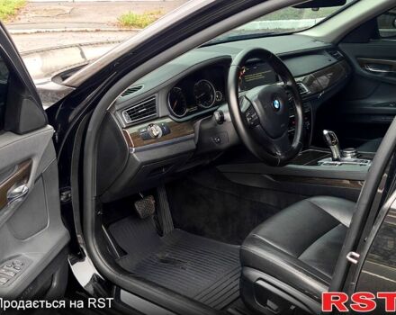 Черный БМВ 7 Серия, объемом двигателя 3 л и пробегом 200 тыс. км за 15500 $, фото 8 на Automoto.ua