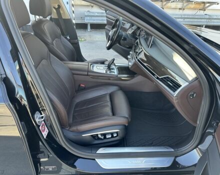 Чорний БМВ 7 Серія, об'ємом двигуна 3 л та пробігом 165 тис. км за 33700 $, фото 18 на Automoto.ua