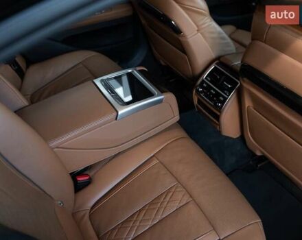 Черный БМВ 7 Серия, объемом двигателя 2 л и пробегом 110 тыс. км за 35000 $, фото 11 на Automoto.ua